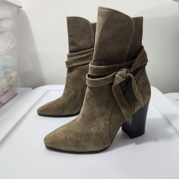 Banana Republic Canton Olive Suede Side Tie Chunky Block Heel Casual Boots - Picture 4 of 16